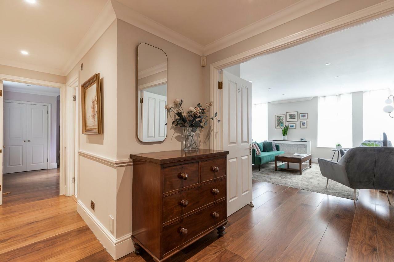 Joivy Beautiful 2 Bed Apt In The Heart Of Mayfair, Close To Tube Lägenhet London Exteriör bild