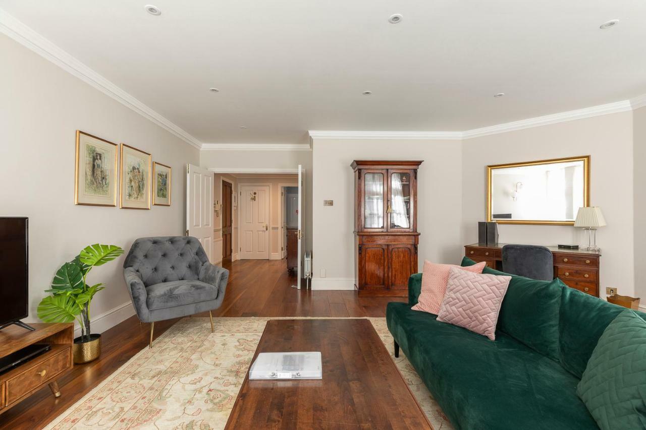 Joivy Beautiful 2 Bed Apt In The Heart Of Mayfair, Close To Tube Lägenhet London Exteriör bild